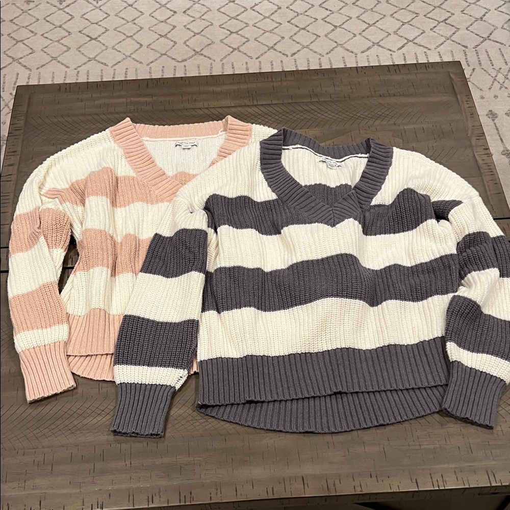 American Eagle Cropped Striped V-Neck Sweater Set - Pink and Gray. EUC.